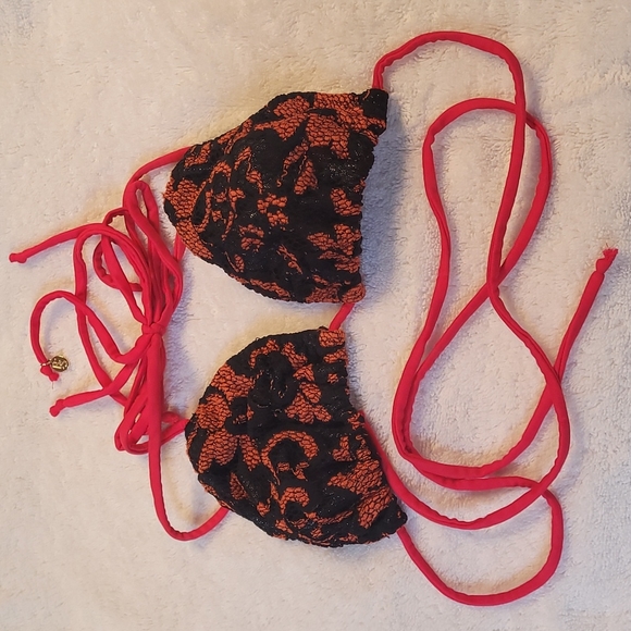 Ravish Sands bikini - Picture 2 of 6